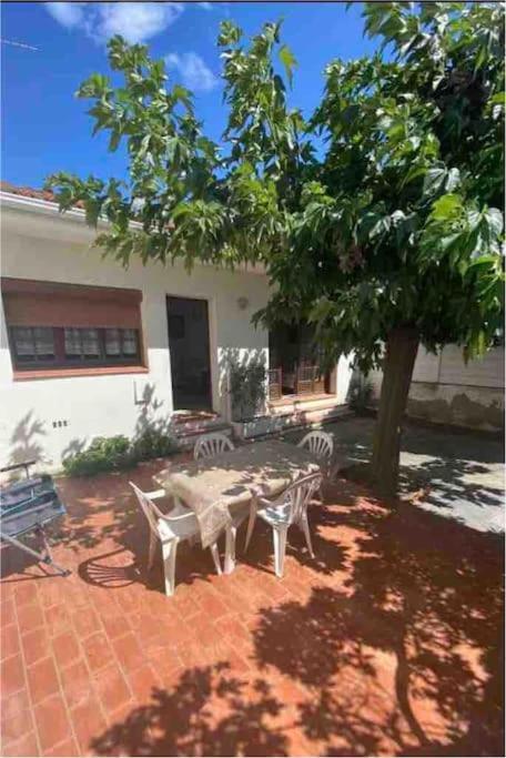 Maison Proche Plage Canet-en-Roussillon Exterior photo